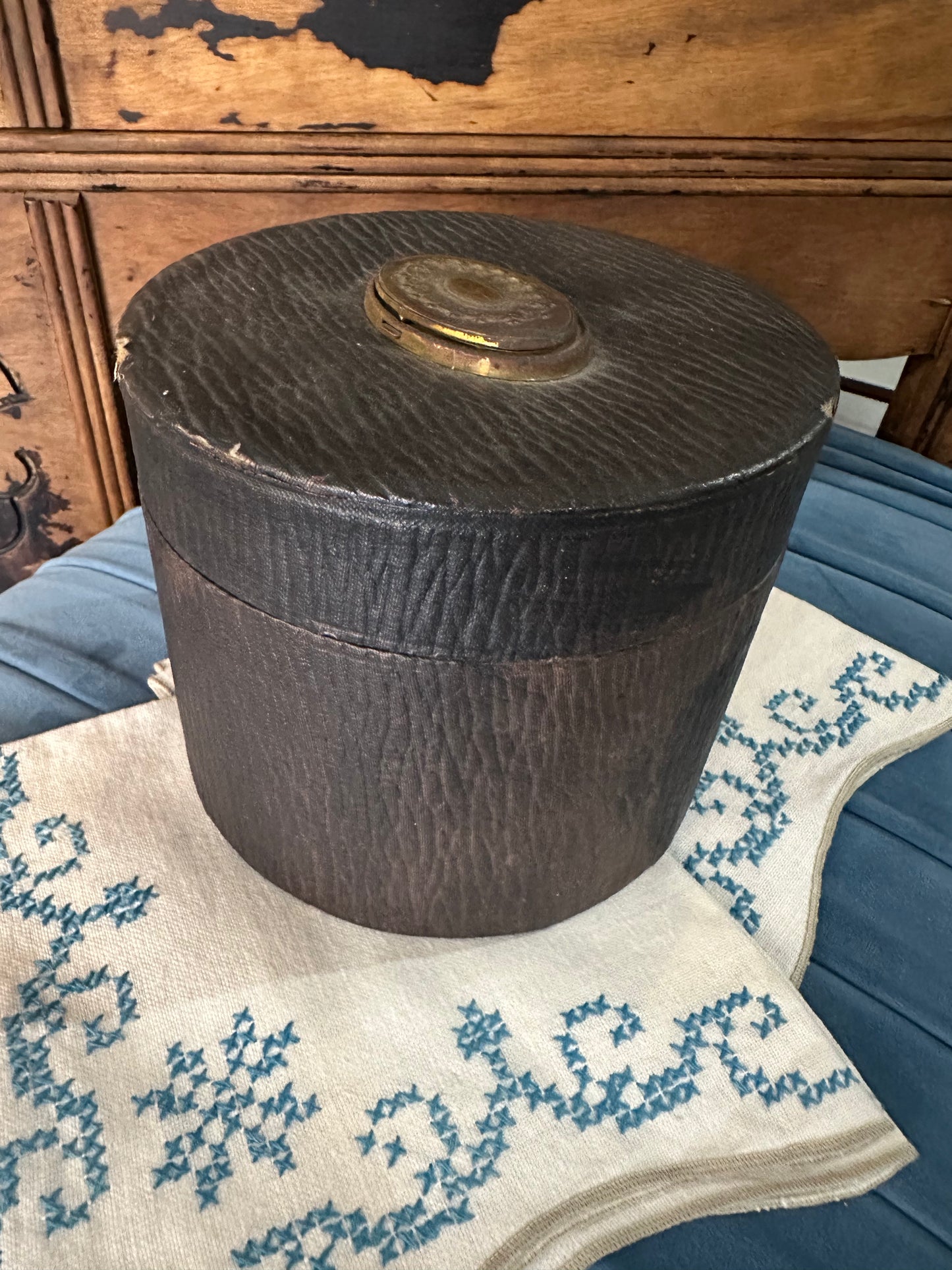 Collar box