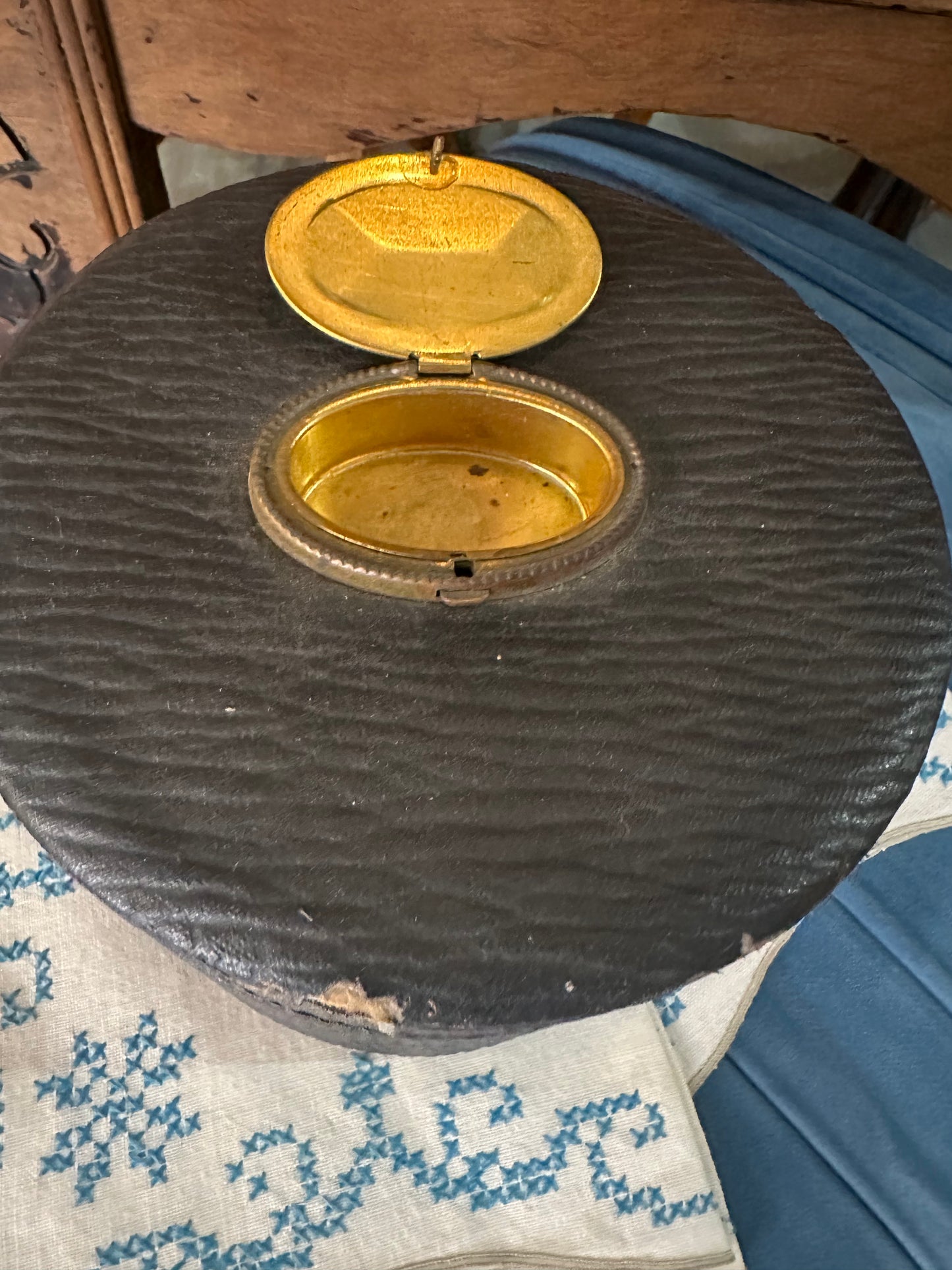 Collar box