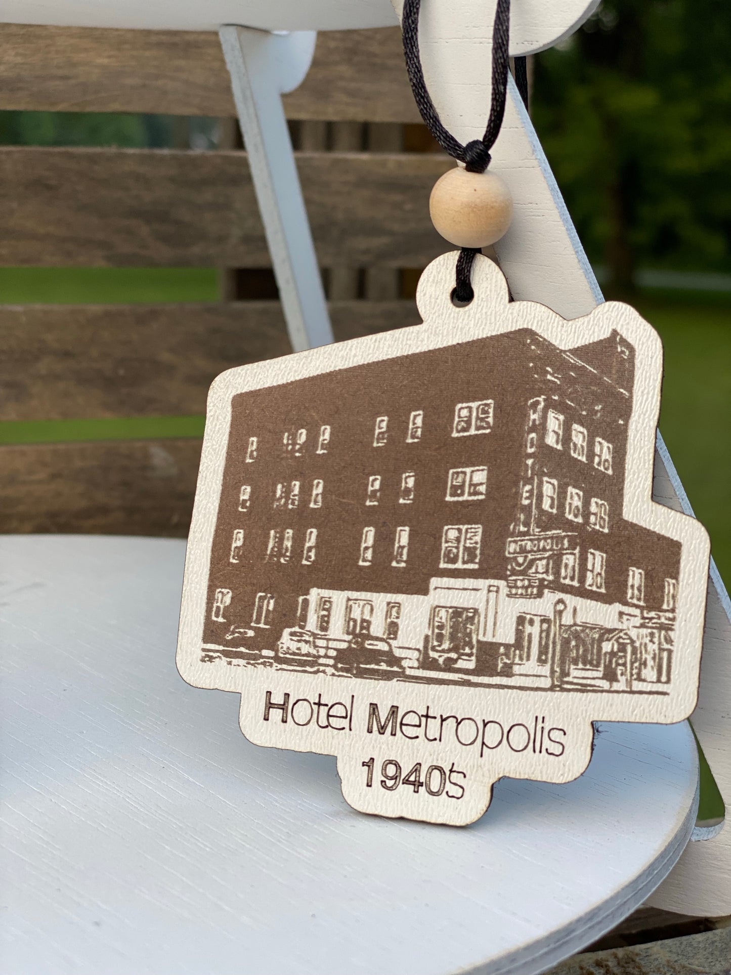 Hotel Metropolis Ornament